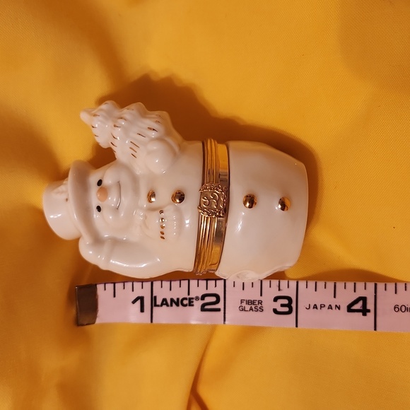 Lenox Snowman Limoge Box with snowflake charm. - Picture 8 of 8
